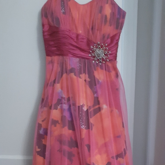 Prom dress - Picture 2 of 4